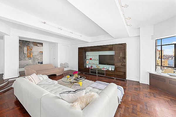 1st image of 565 W End Ave APT 14D