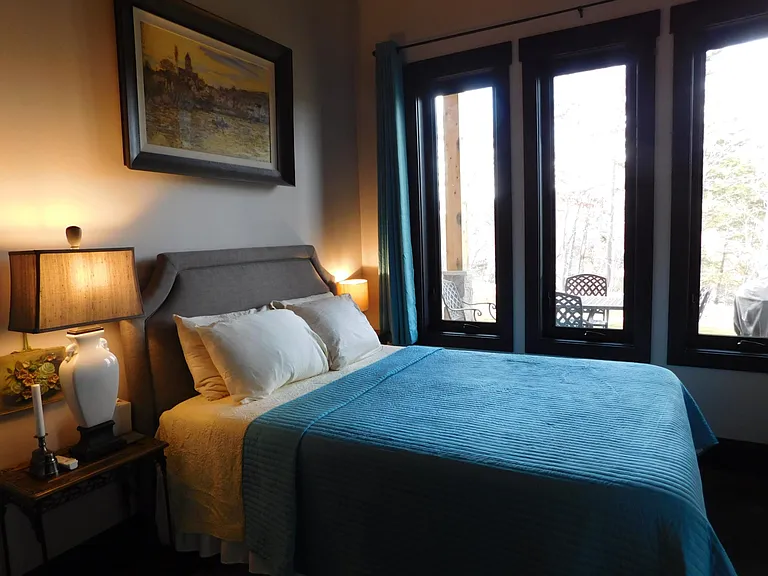 Second bedroom features a Queen bed