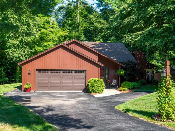 19 Meadow Rue Place, Malta, NY 12020