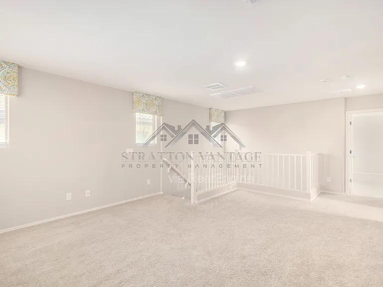 55 E Constitution Dr — Photo 24