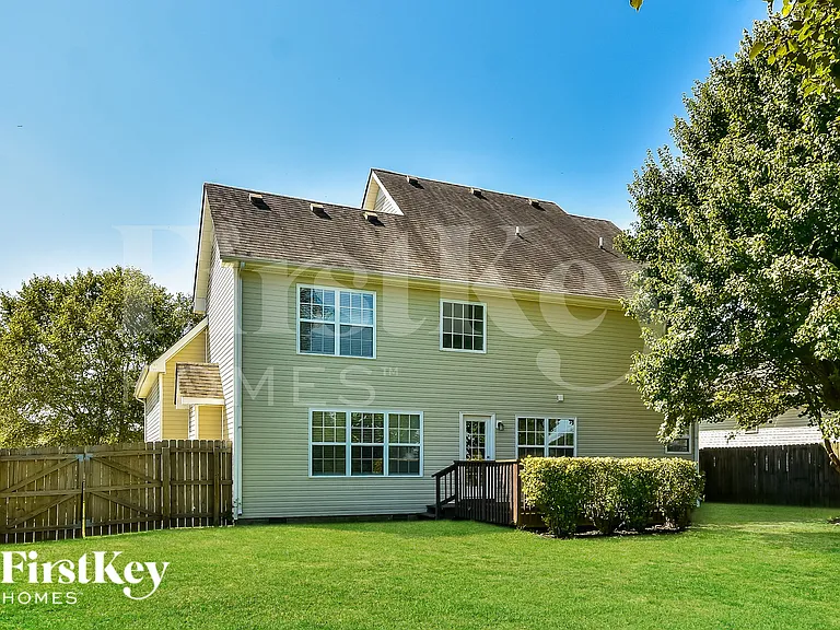 1161 Castlewood Dr — Photo 18