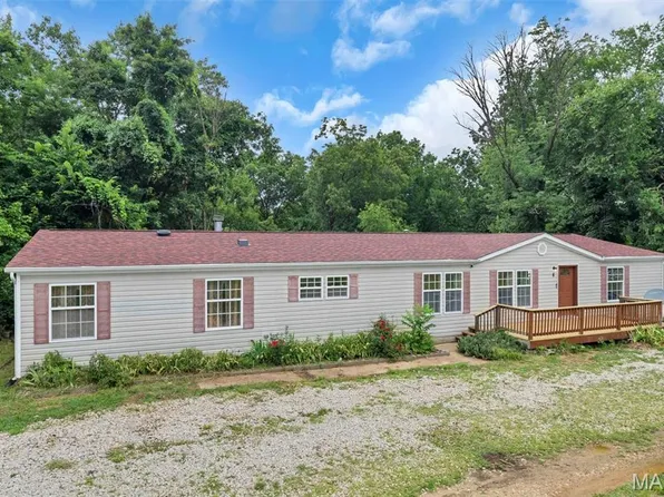 8 Marian Dr, Imperial, MO 63052
