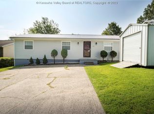 502 Fairview Dr, Saint Albans, WV 25177