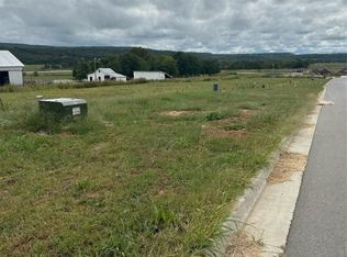 103 S Eagle Mountain St #15, Prairie Grove, AR 72753