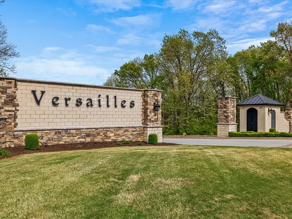 1484 Le Chesnay Dr, Centerton, AR 72719