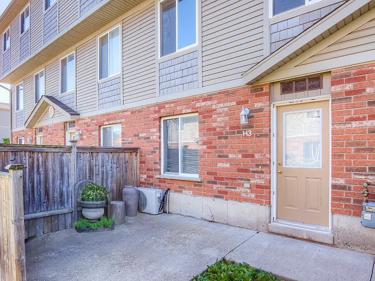 265 Lawrence Ave — Photo 5