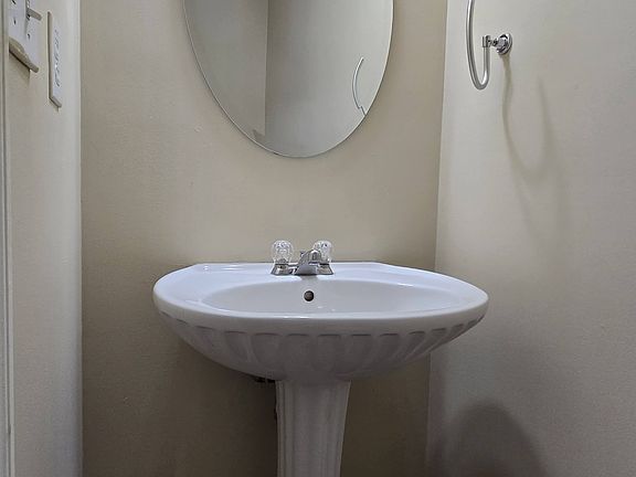 3rd image of 2738 Valley Green Dr
