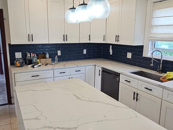 4th image of 59 Sterling Ave Floor 2