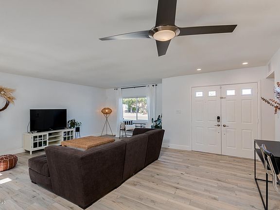 4th image of 6711 E Pershing Ave