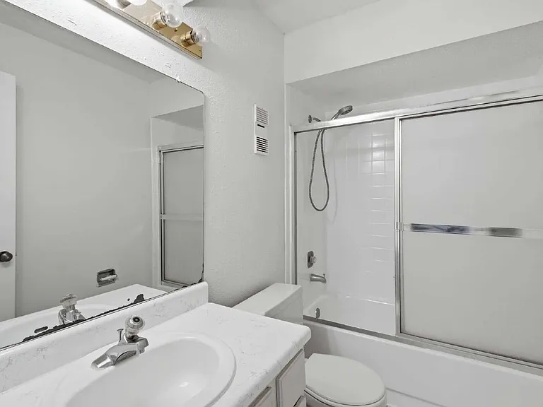11217 Briar Forest Dr — Photo 14