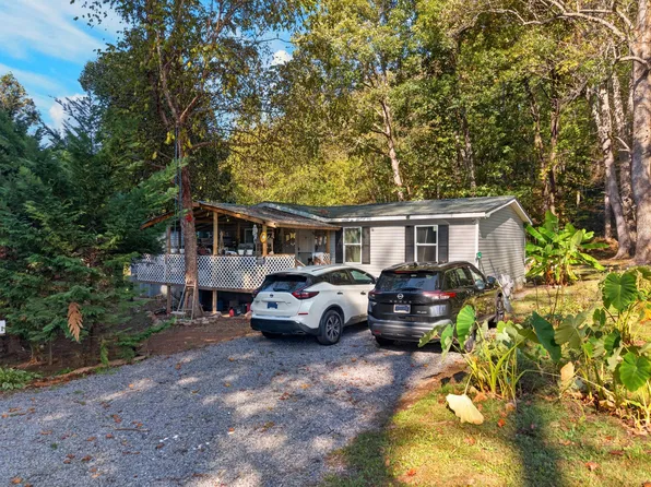4221 Lindsey Gap Rd, Cosby, TN 37722