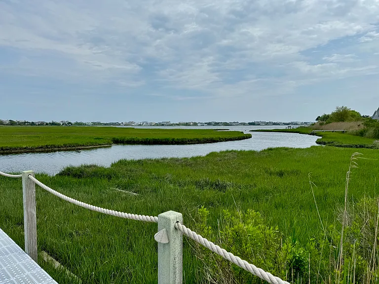 Meadow Ln — Photo 17