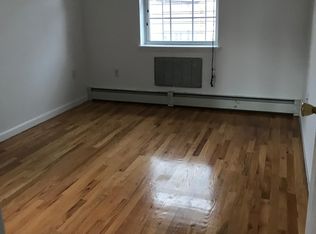 1515 Waterstone Dr #1, Bronx, NY 10461