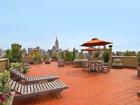 4th image of 77 7th Ave APT 14R
