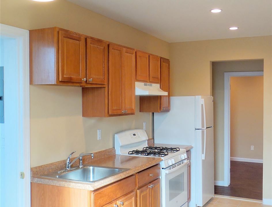 5 Bright Ridgewood 3BR Corner Unit L M No Fee
