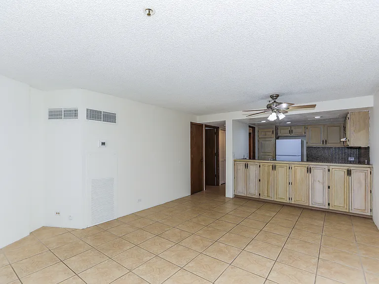 555 Hahaione St #B100 — Photo 8