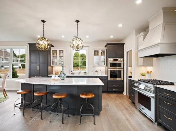 124 Spring Farm Rd, North Oaks, MN 55127