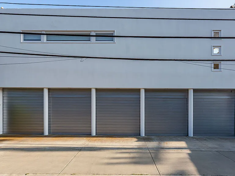 25212 Malibu Rd — Photo 44