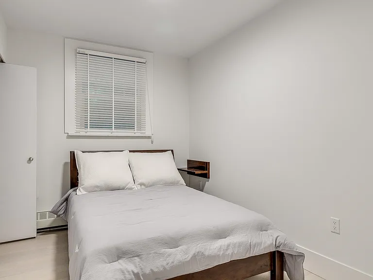 1425 Haro St #101 — Photo 20