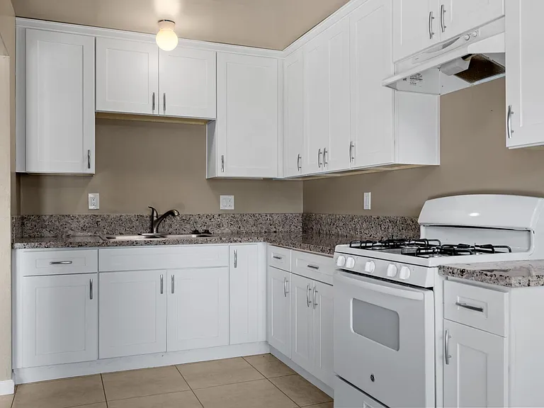 10498 Mills Tower Dr — Photo 19