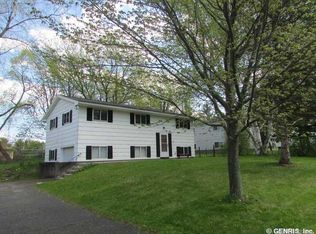 18 Golden Rod Ln, Rochester, NY 14623