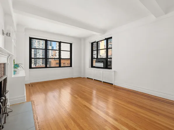 235 East 22nd Street image 3 of 10