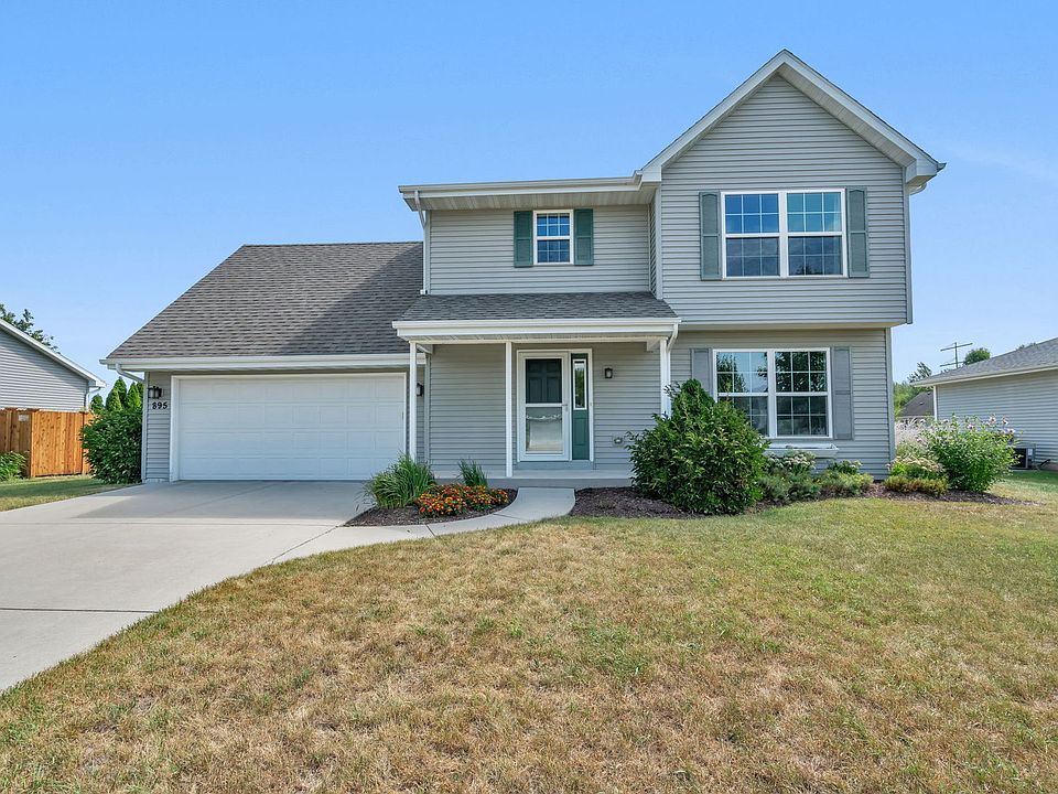 1st image of 895 Pheasant Ln