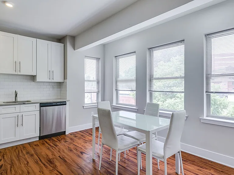549 Armstrong St #201 — Photo 8