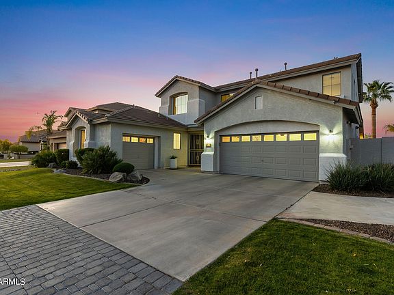 3rd image of 3928 E VALLEJO Drive