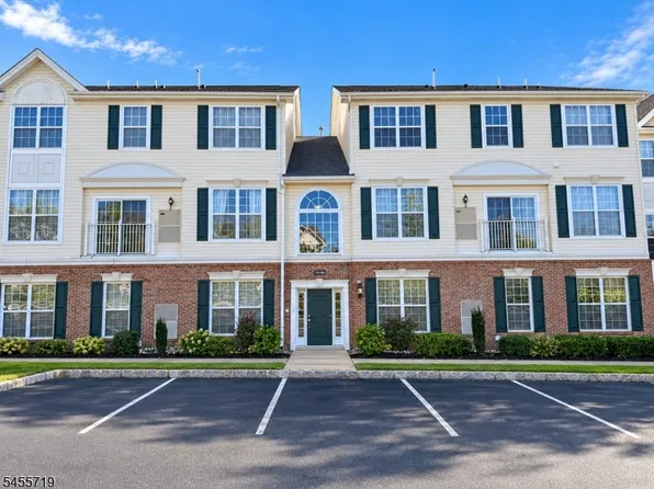 255 Windmill Ct, Lopatcong Twp., NJ 08865