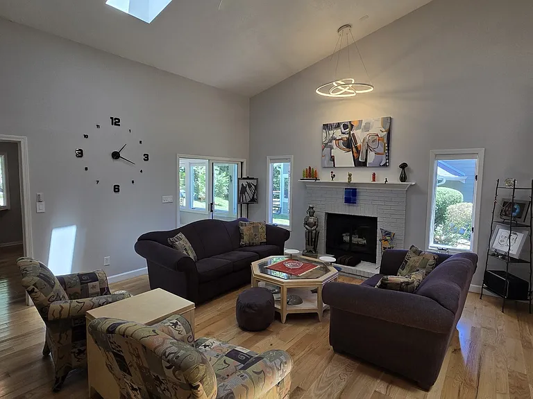 8198 Foxchase Cir — Photo 8