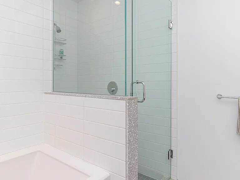 Fisgard St — Photo 28