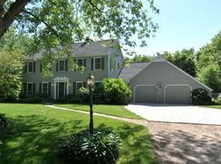 1004 Kings Rd, Hartford, WI 53027