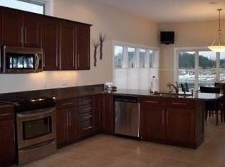 51120 Ridge Stone Ct, Granger, IN 46530