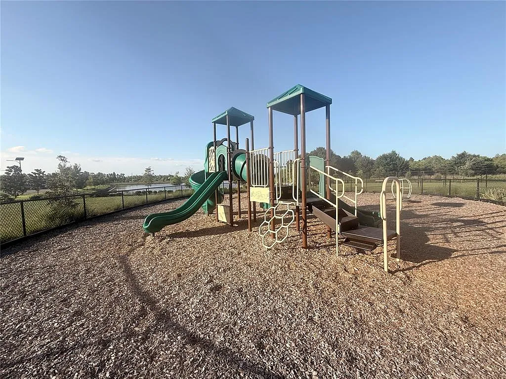 3 bed, 2.5 bath, 1463 sqft, $2,250 — Photo 3