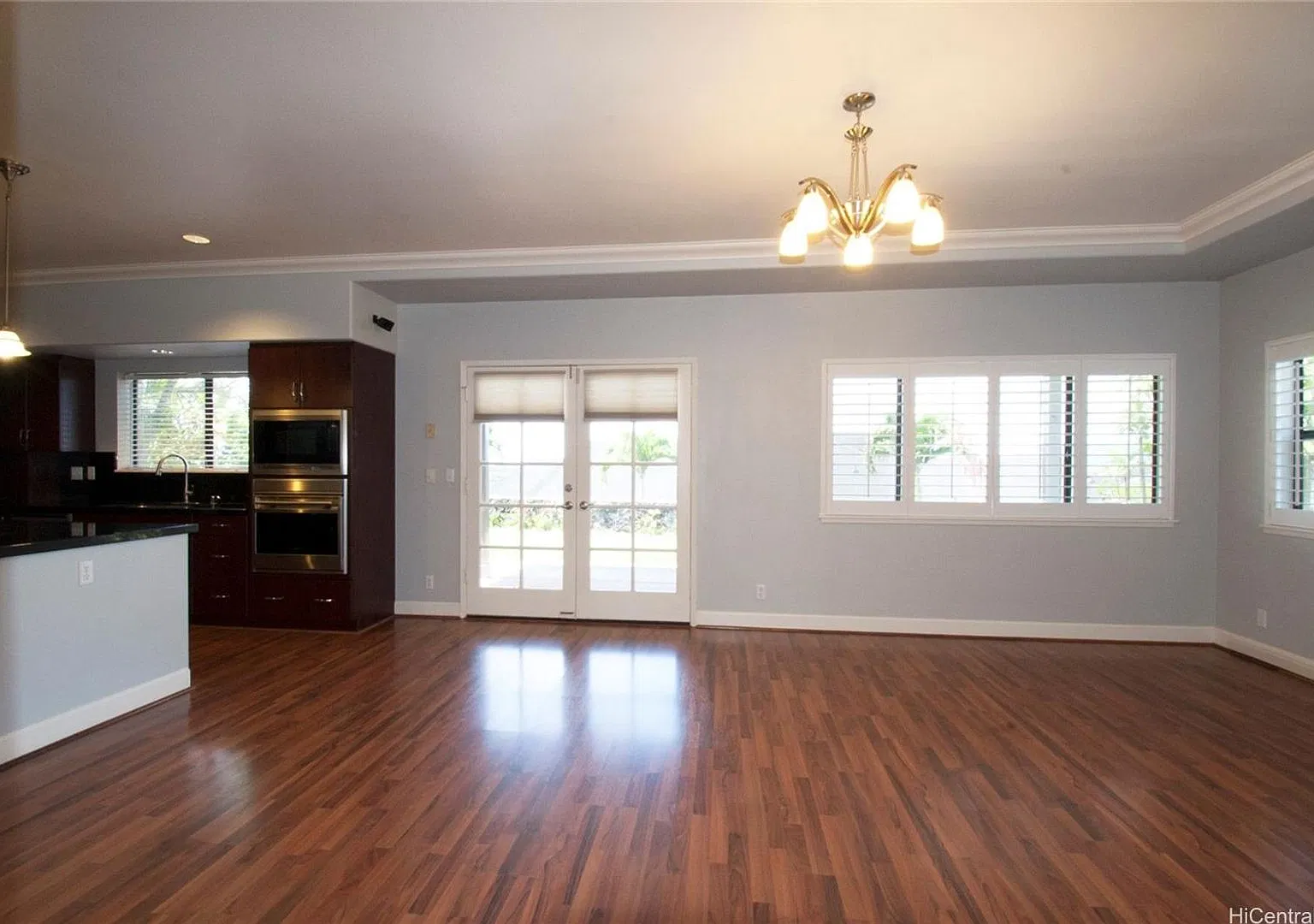 Mililani Mauka 2790 SF4/3 Spacious corner lot landscaped American classic model — Photo 3