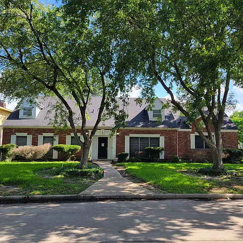 700 Lindenwood Dr Photo 1