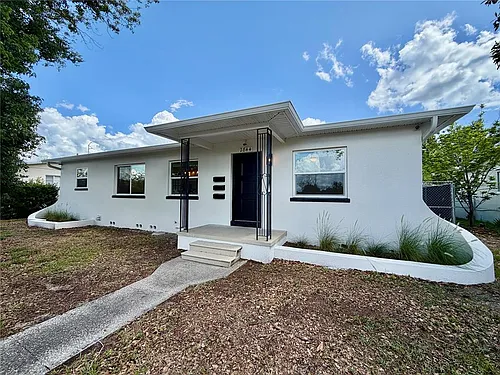 2844 30th Ave N Photo 1