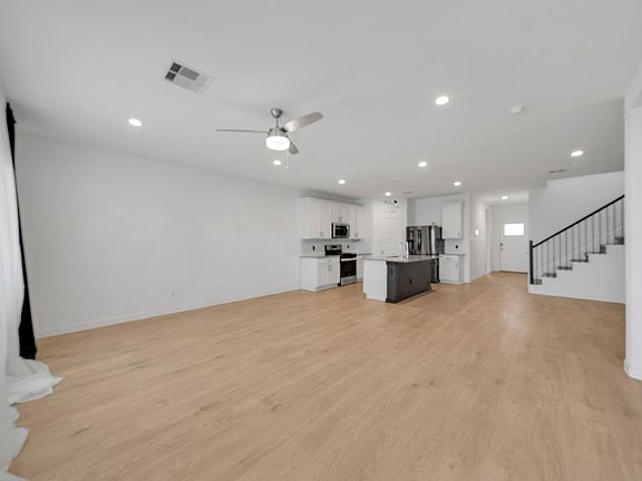4th image of 31855 Hallington Hill Ln
