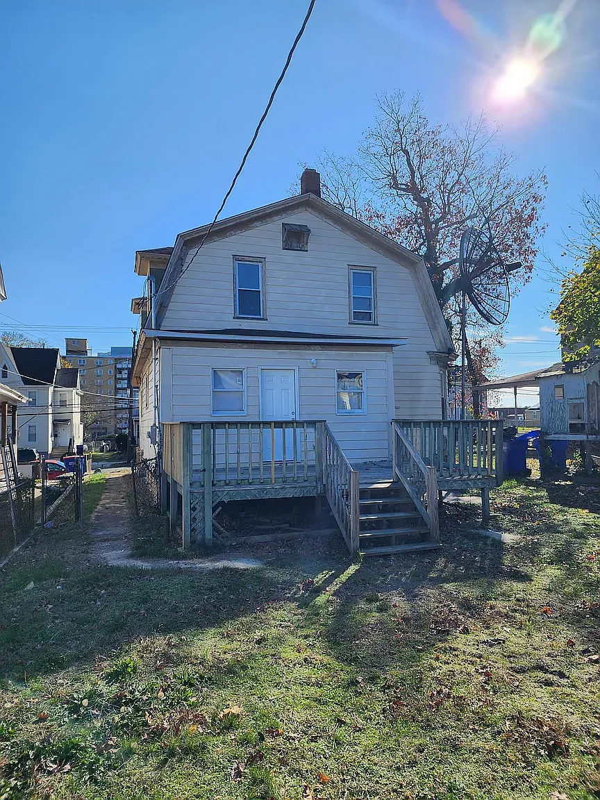 4 bed, 1721 sqft, $2,300 — Photo 3
