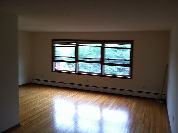 5th image of 2760 Xerxes Ave S APT 102