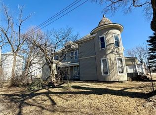 210 W Buena Vista St, Kansas, IL 61933