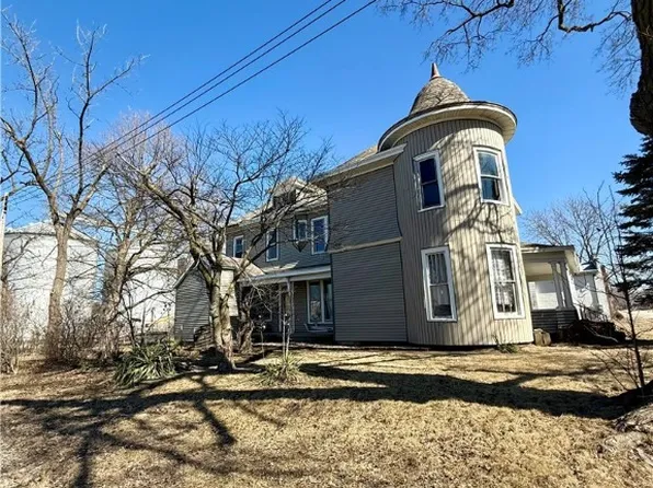 210 W Buena Vista St, Kansas, IL 61933