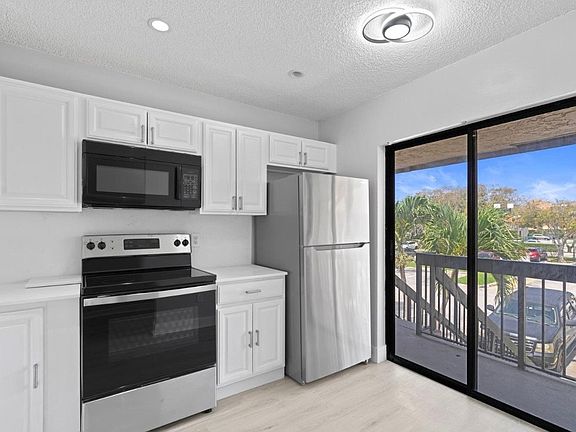2nd image of 350 Club Cir APT 208