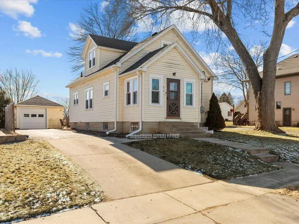 619 Highland AVENUE, Kewaskum, WI 53040