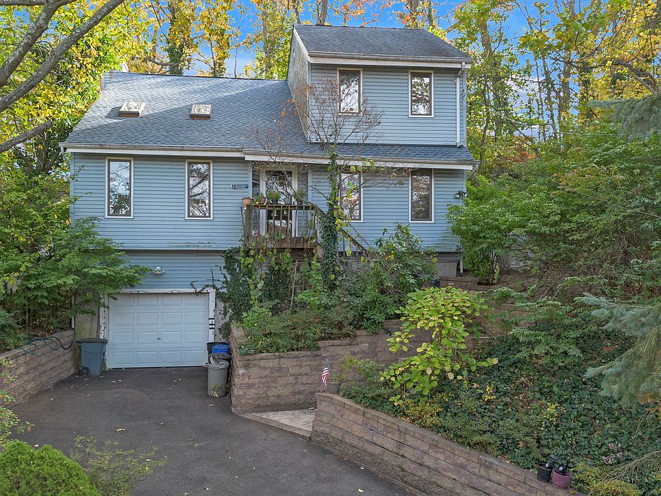 1st image of 1111A Washington Dr #A