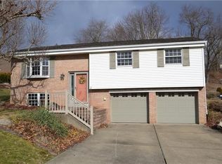 1094 Fiddleback Dr, Mc Kees Rocks, PA 15136
