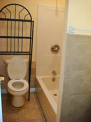 Rented by Avanguard Realty Corp | media 10