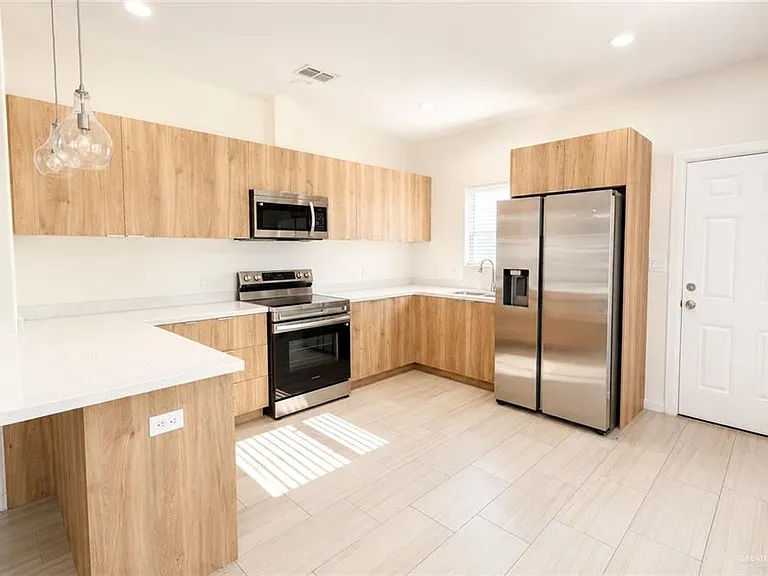2904 E Israel Ave #C — Photo 5