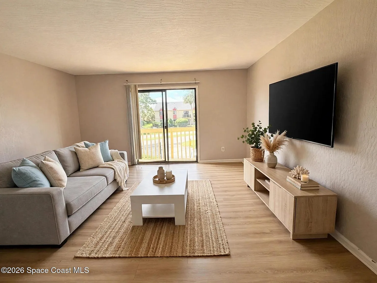 2 bed, 2.0 bath, 1069 sqft, $1,300 — Photo 4